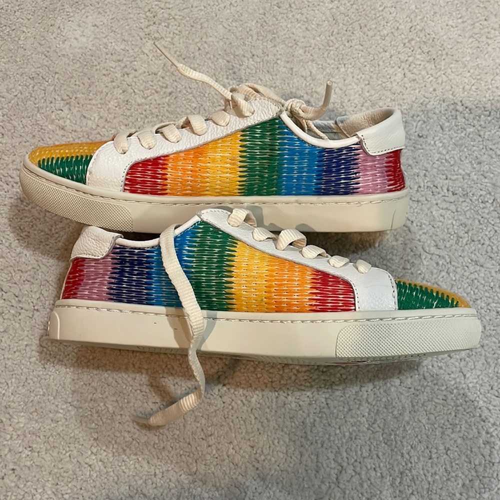 NWOT SOLUDOS ombré Ibiza rainbow sneakers!!